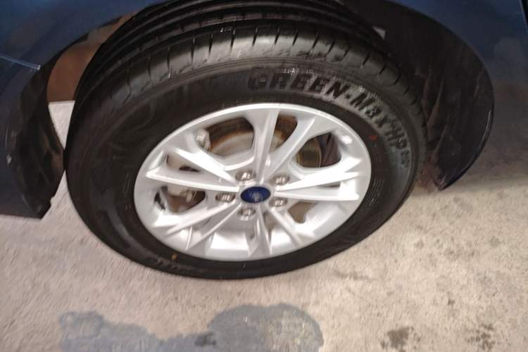 Used Ford Escort 2021 1.5L Automatic Gold Edition Right Rear Wheel Hub