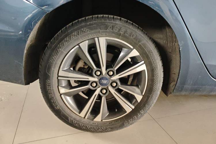 Used Ford Escort 2021 1.5L Automatic Diamond Edition Right Rear Wheel Hub