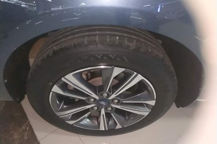 Used Ford Escort 2021 1.5L Automatic Diamond Edition Right Rear Wheel Hub