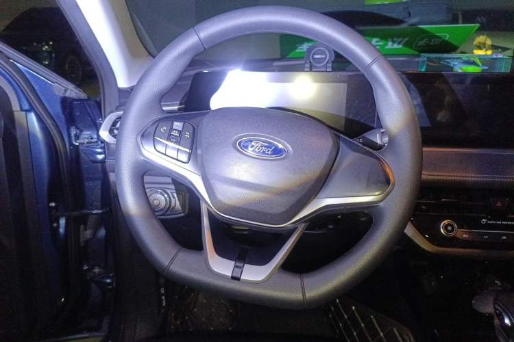 Used Ford Escort 2021 1.5L Automatic Platinum Edition Steering Wheel
