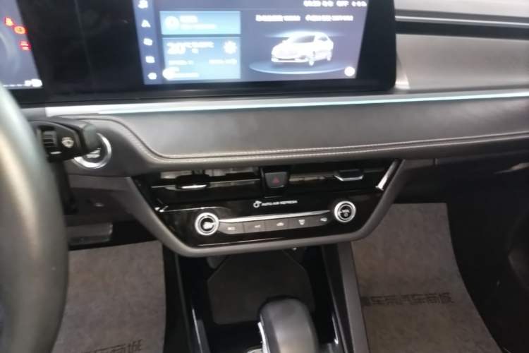 Used Ford Escort 2021 1.5L Automatic Diamond Edition Audio And AC Panel