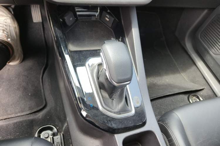 Used Ford Escort 2021 1.5L Automatic Platinum Edition Gear Lever