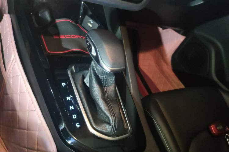 Used Ford Escort 2021 1.5L Automatic Platinum Edition Gear Lever