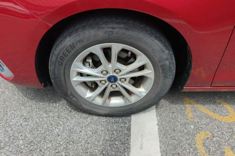 Used Ford Escort 2021 1.5L Automatic Platinum Edition Left Front Wheel Hub
