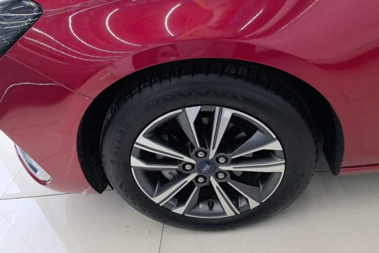 Used Ford Escort 2021 1.5L Automatic Diamond Edition Left Front Wheel Hub