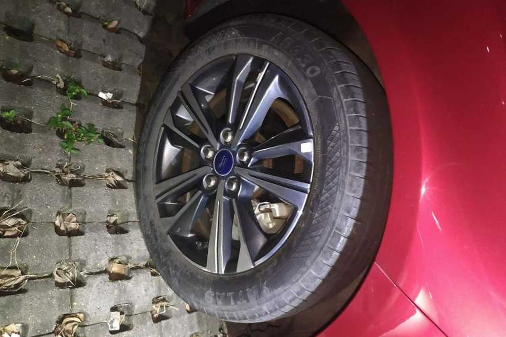 Used Ford Escort 2021 1.5L Automatic Platinum Edition Right Front Wheel Hub