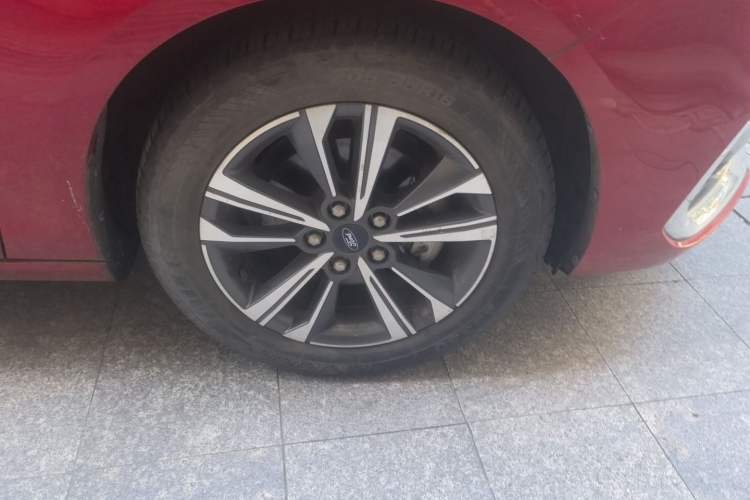 Used Ford Escort 2021 1.5L Automatic Diamond Edition Right Front Wheel Hub