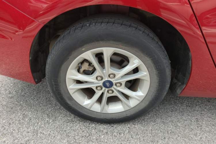 Used Ford Escort 2021 1.5L Automatic Platinum Edition Right Rear Wheel Hub