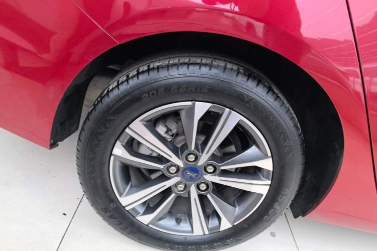 Used Ford Escort 2021 1.5L Automatic Diamond Edition Right Rear Wheel Hub
