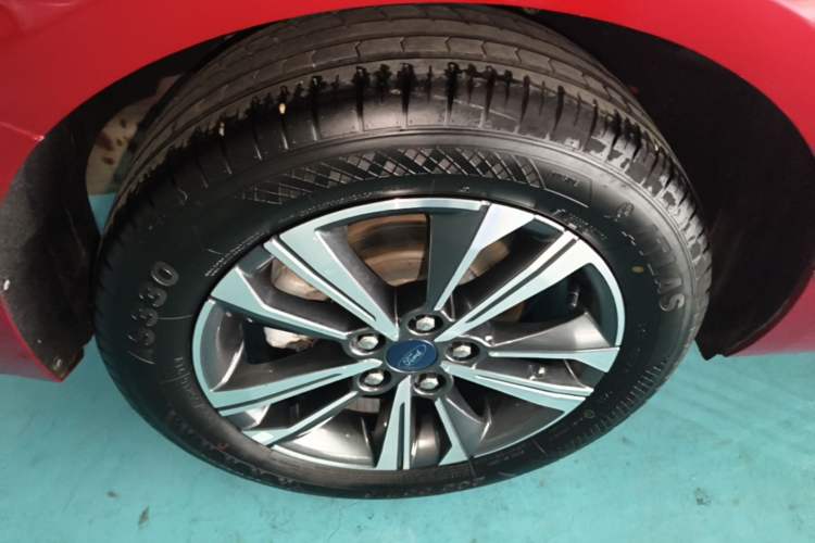 Used Ford Escort 2021 1.5L Automatic Diamond Edition Right Rear Wheel Hub