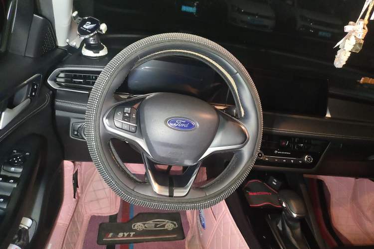 Used Ford Escort 2021 1.5L Automatic Platinum Edition Steering Wheel
