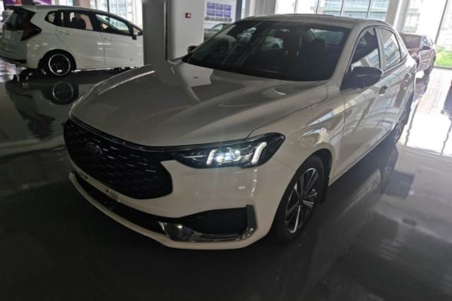 Ford Escort 2021 1.5L Automatic Diamond Edition مستعملة