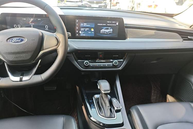 Used Ford Escort 2021 1.5L Automatic Diamond Edition Audio And AC Panel