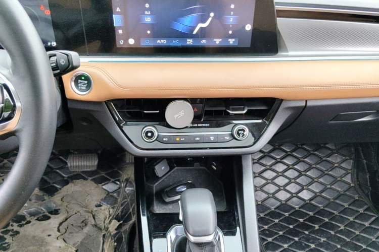 Used Ford Escort 2021 1.5L Automatic Glory Edition Audio And AC Panel
