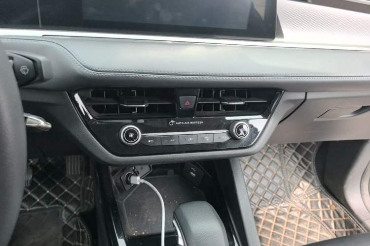 Used Ford Escort 2021 1.5L Automatic Gold Edition Audio And AC Panel