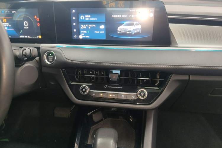 Used Ford Escort 2021 1.5L Automatic Diamond Edition Audio And AC Panel