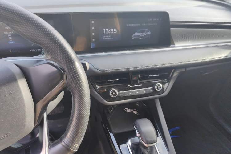 Used Ford Escort 2021 1.5L Automatic Gold Edition Audio And AC Panel