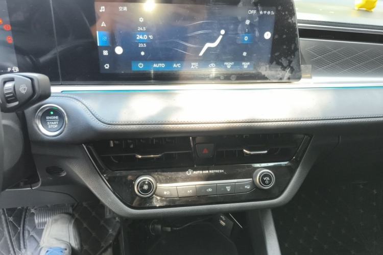 Used Ford Escort 2021 1.5L Automatic Diamond Edition Audio And AC Panel