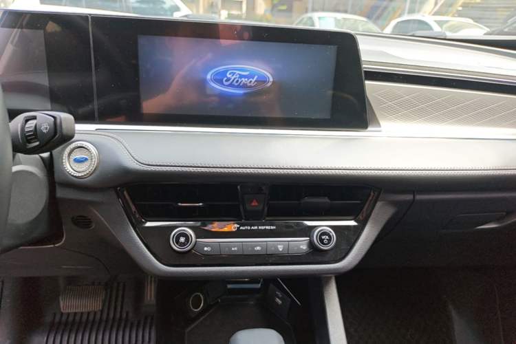 Used Ford Escort 2021 1.5L Automatic Diamond Edition Audio And AC Panel