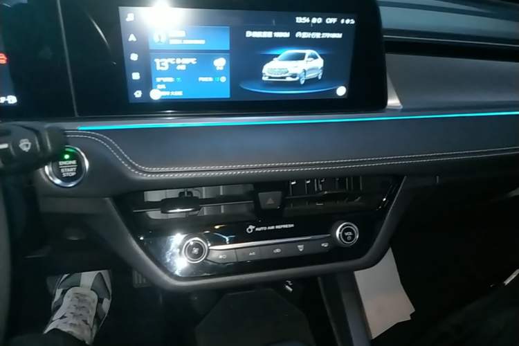 Used Ford Escort 2021 1.5L Automatic Diamond Edition Audio And AC Panel