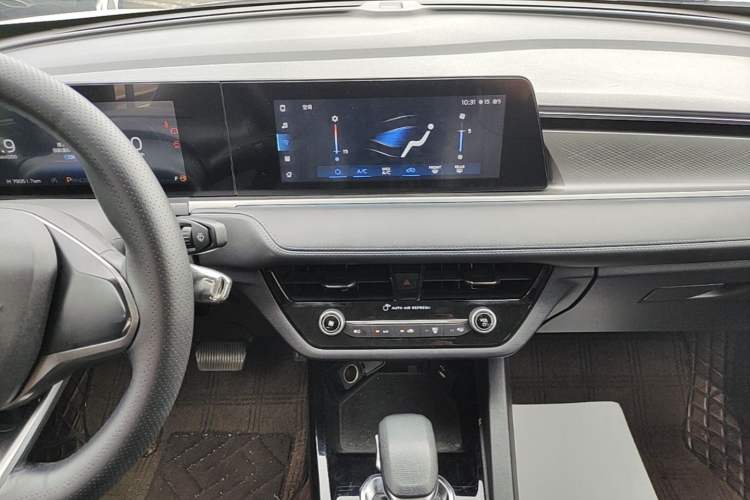 Used Ford Escort 2021 1.5L Automatic Gold Edition Audio And AC Panel