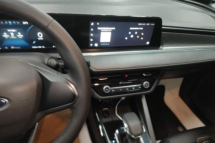 Used Ford Escort 2021 1.5L Automatic Diamond Edition Audio And AC Panel