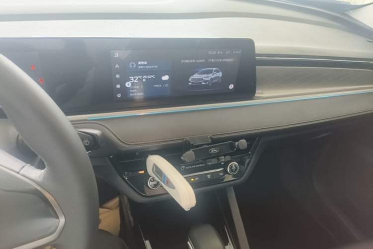 Used Ford Escort 2021 1.5L Automatic Diamond Edition Audio And AC Panel