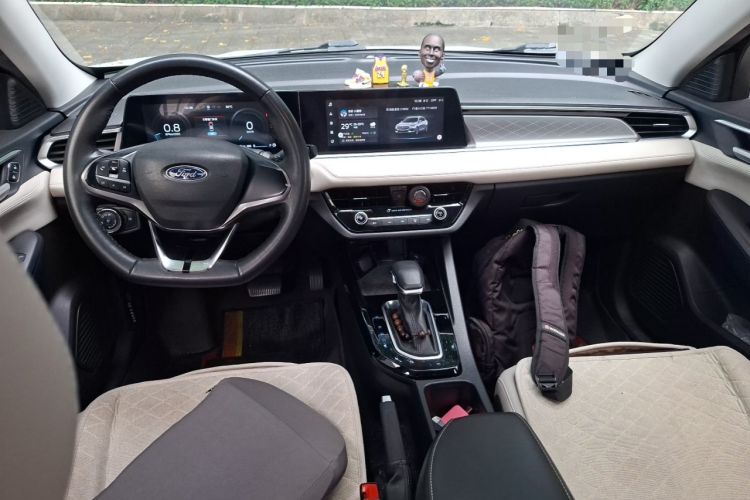 Used Ford Escort 2021 1.5L Automatic Diamond Edition Center Console