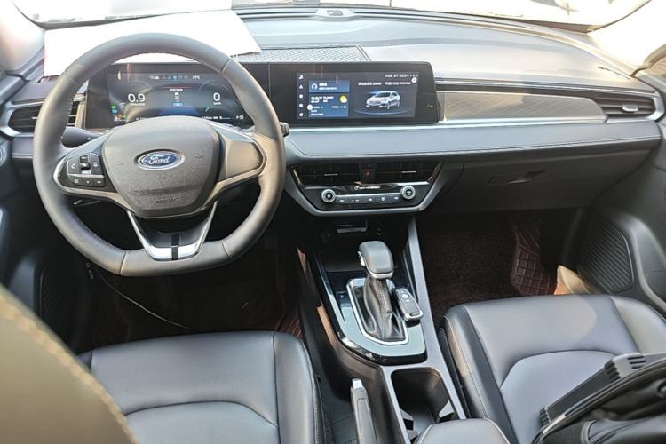 Used Ford Escort 2021 1.5L Automatic Diamond Edition Center Console