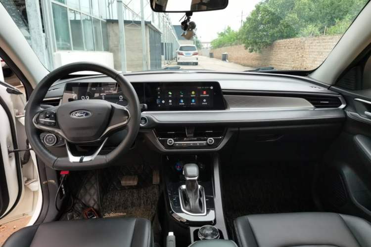 Used Ford Escort 2021 1.5L Automatic Diamond Edition Center Console