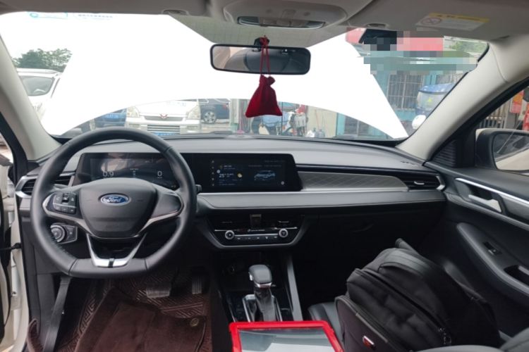 Used Ford Escort 2021 1.5L Automatic Diamond Edition Center Console