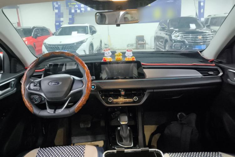 Used Ford Escort 2021 1.5L Automatic Diamond Edition Center Console