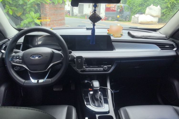 Used Ford Escort 2021 1.5L Automatic Diamond Edition Center Console