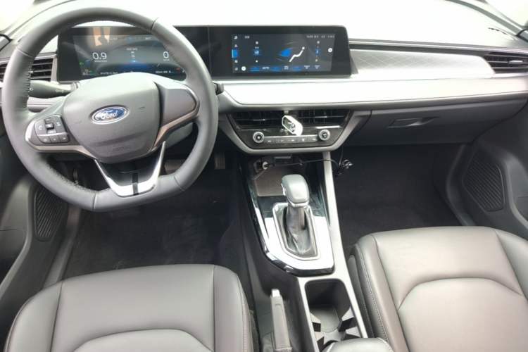 Used Ford Escort 2021 1.5L Automatic Diamond Edition Center Console