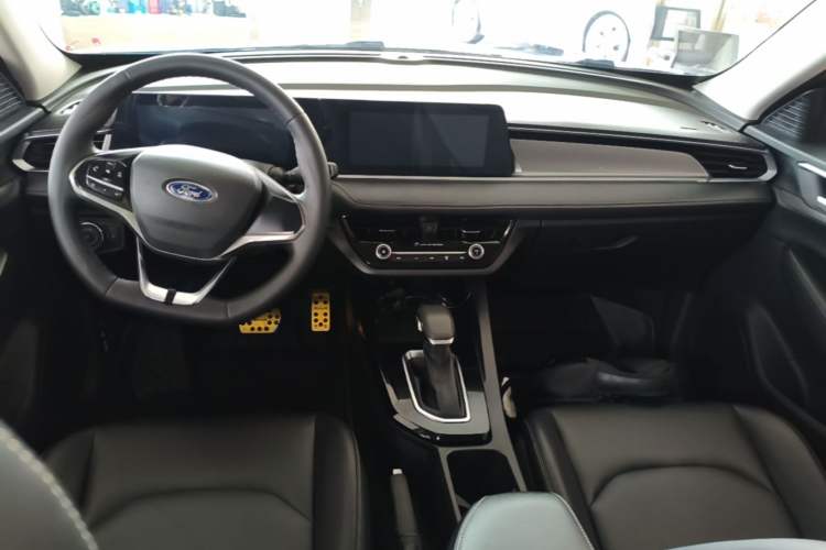 Used Ford Escort 2021 1.5L Automatic Diamond Edition Center Console