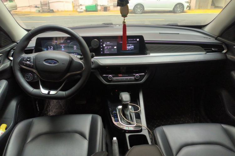 Used Ford Escort 2021 1.5L Automatic Diamond Edition Center Console