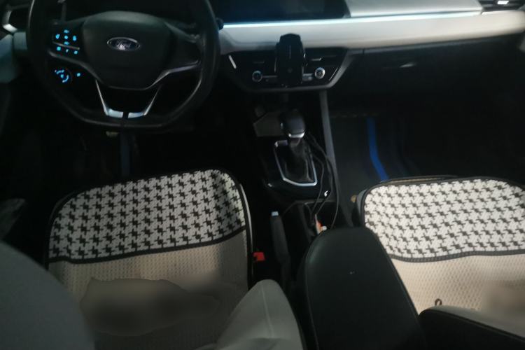 Used Ford Escort 2021 1.5L Automatic Diamond Edition Center Console