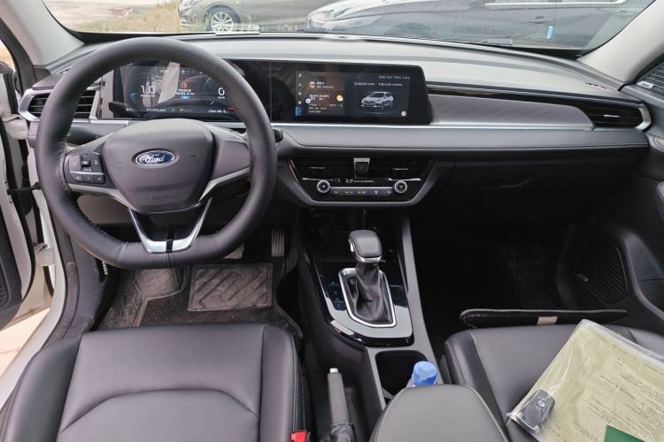 Used Ford Escort 2021 1.5L Automatic Diamond Edition Center Console