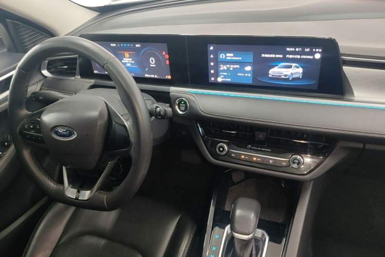 Used Ford Escort 2021 1.5L Automatic Diamond Edition Center Console