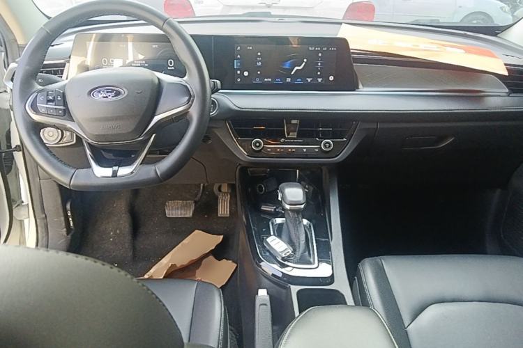Used Ford Escort 2021 1.5L Automatic Diamond Edition Center Console