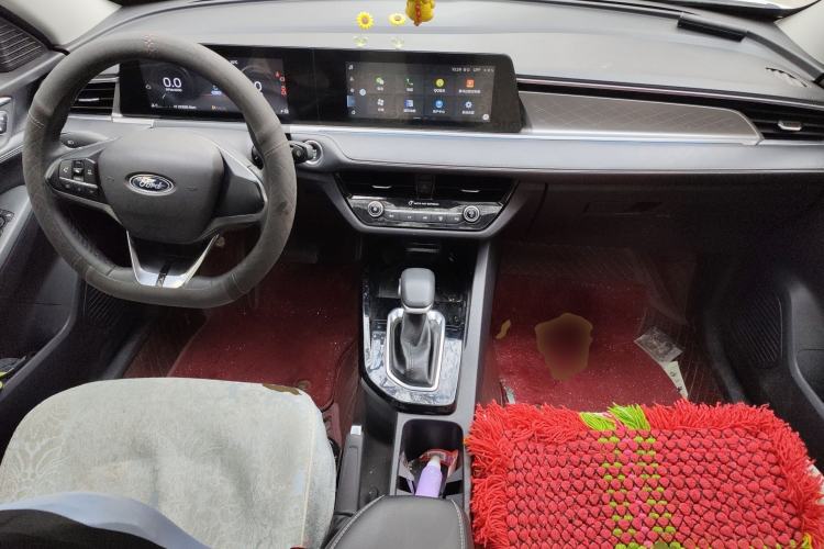 Used Ford Escort 2021 1.5L Automatic Diamond Edition Center Console