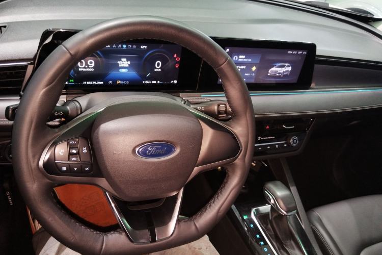 Used Ford Escort 2021 1.5L Automatic Diamond Edition Center Console