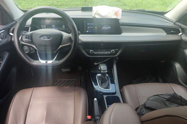 Used Ford Escort 2021 1.5L Automatic Diamond Edition Center Console