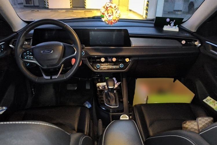 Used Ford Escort 2021 1.5L Automatic Diamond Edition Center Console