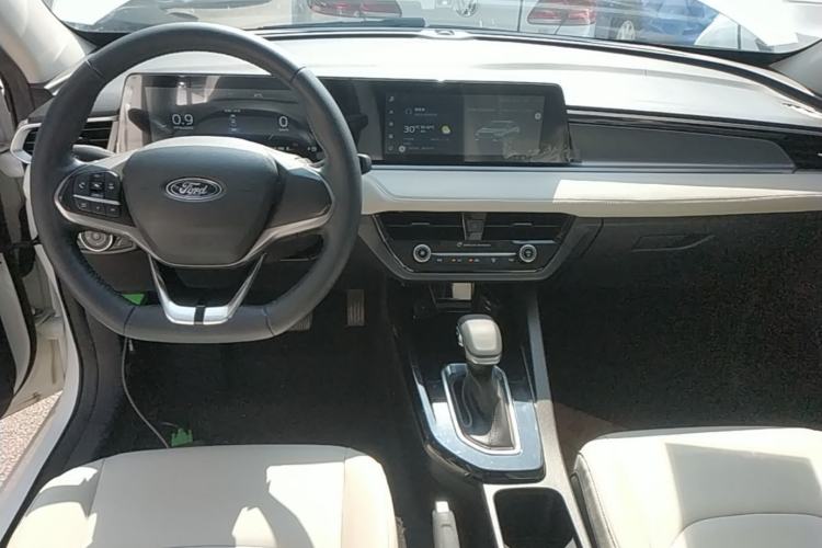 Used Ford Escort 2021 1.5L Automatic Diamond Edition Center Console