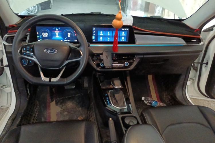 Used Ford Escort 2021 1.5L Automatic Platinum Edition Center Console