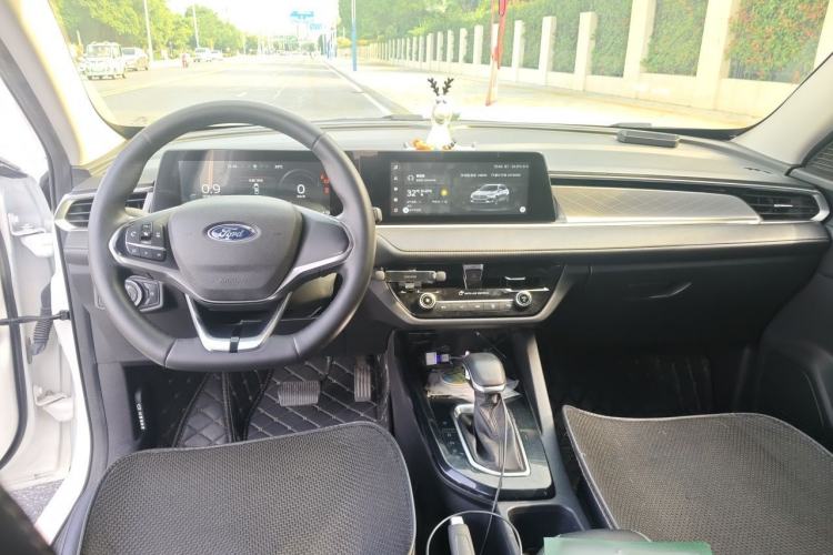 Used Ford Escort 2021 1.5L Automatic Diamond Edition Center Console