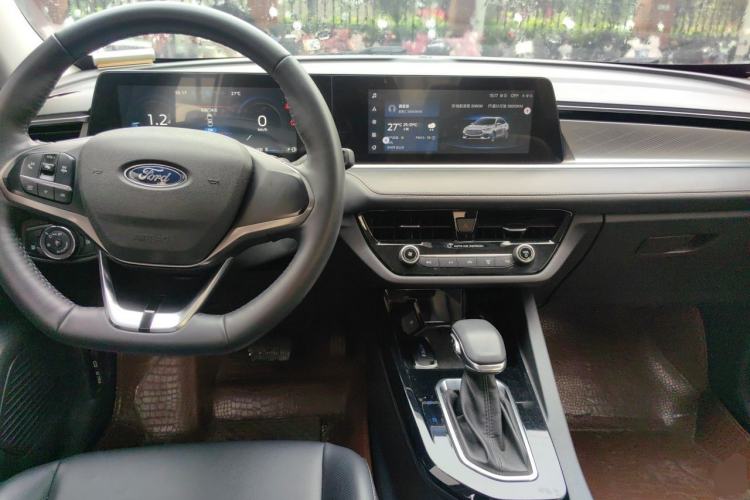 Used Ford Escort 2021 1.5L Automatic Diamond Edition Center Console