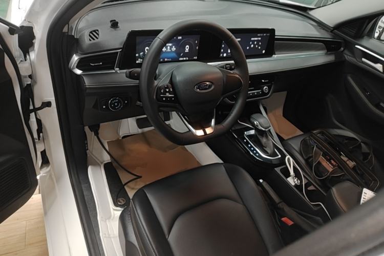 Used Ford Escort 2021 1.5L Automatic Diamond Edition Center Console