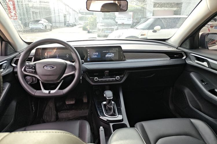 Used Ford Escort 2021 1.5L Automatic Platinum Edition Center Console